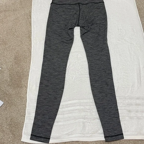 Lululemon Marbled Gray Leggings Size 6. - Picture 4 of 6